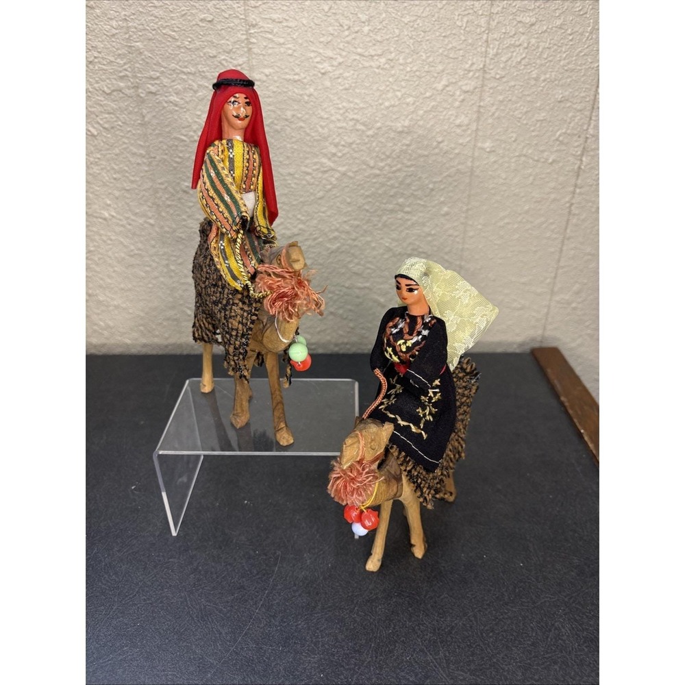 Vtg~Handmade/Crafted Olive Wood~Arabic Bedouin~Man & Women each on Camel~8"
